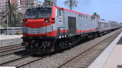 عبور خاطئ ينهي حياة شاب في العشرينات على شريط القطار بأسيوط