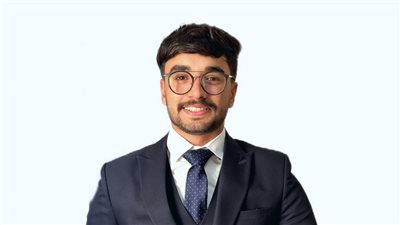 طالب بصيدلة أزهر أسيوط يفوز بمنصب إقليمي بالاتحاد الدولي للصيدلة