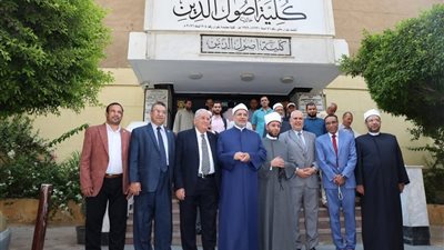 وزير الأوقاف يزور أول وحدة ذكية لضمان جودة التعليم بكلية أصول الدين