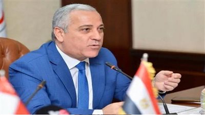 رئيس الهيئة الوطنية للصحافة يدلي بصوته في انتخابات الشيوخ 2025