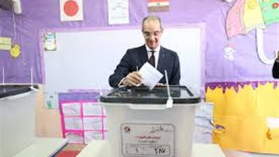 وزير الاتصالات يدلي بصوته في انتخابات 