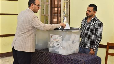 نائب محافظ أسيوط يدلي بصوته في انتخابات الشيوخ ويشيد بوعي المواطنين