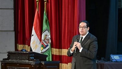 رئيس جامعة القاهرة يفتتح معسكر قادة المستقبل لبناء الشخصية الوطنية والتنمية
