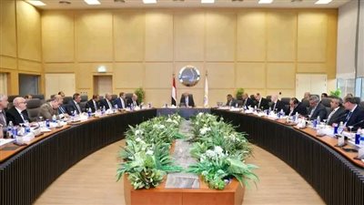وزير الصناعة والنقل يترأس أعمال الجمعية العمومية العادية لشركة القاهرة للعبّارات