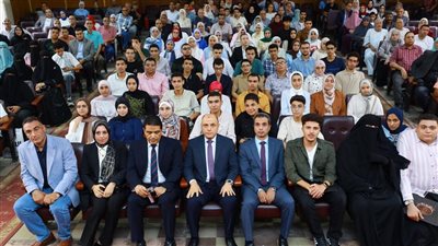 محافظ كفرالشيخ يُكرم أوائل الثانوية العامة والإعدادية والدبلومات الفنية وأبناء دار الأيتام المتفوقين