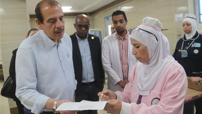  نائب وزير الصحة يتفقد منشآت طبية بمحافظة السويس ويوجه بتطوير الخدمات الصحية