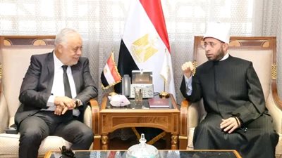 وزير الأوقاف يستقبل نقيب المهن التمثيلية لبحث التعاون في دعم الدراما الدينية والأنشطة الثقافية
