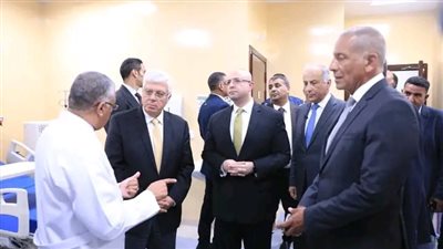 د.أيمن عاشور يفتتح المجمع الطبي لمؤسسة 