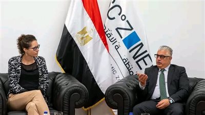 رئيس اقتصادية قناة السويس يلتقي سفيرة المجر بالقاهرة لبحث سبل التعاون 