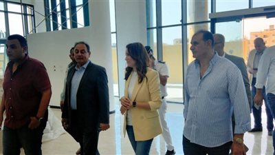 نائب محافظ الجيزة تتفقد مركز خدمات مصر بحدائق الأهرام