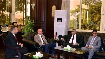 الصحة: مساعد الوزير يبحث مع محافظ الأقصر معدلات الإنجاز والتطوير في المشروعات الصحية بالمحافظة