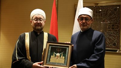 مفتي الجمهورية يلتقي مفتي موسكو لتعزيز التعاون العلمي المشترك