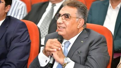 محافظ الدقهلية يجتمع بوكلاء الوزارات ورؤساء المرافق لرفع جاهزية مواجهة الأزمات والكوارث 
