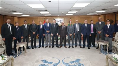 رئيس الجهاز المركزي للتنظيم والإدارة يهنئ رئيس هيئة قضايا الدولة بمنصبه الجديد