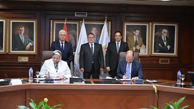 محافظ البنك المركزي يشهد اتفاق تعاون بين كلية التجارة والمعهد المصرفي