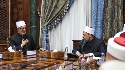 مفتي الجمهورية يزور شيخ الأزهر عقب ختام مؤتمر الإفتاء العالمي