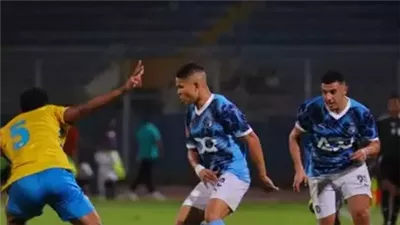 مباراة مجنونة.. 4 حالات طرد وهدف قاتل في فوز بيراميدز على الإسماعيلي