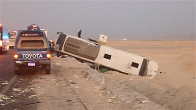 محافظ أسيوط يتابع حالة مصابي حادث تصادم الأتوبيس مع نصف نقل