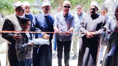 محافظ المنيا يفتتح مسجد العبور ويؤدي صلاة الجمعة وسط الأهالي