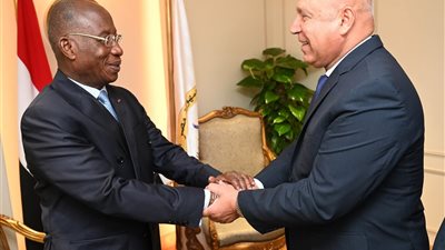 وفد مصري يزور كوت ديفوار لبحث التعاون في البنية التحتية والصناعة