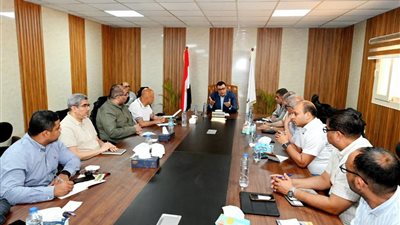 وزير الإسكان يتابع تنفيذ مشروعات الساحل الشمالي الغربي
