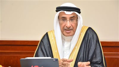نائب رئيس الوزراء البحريني يثمّن العلاقات مع لبنان والكويت ويودّع سفيريهما