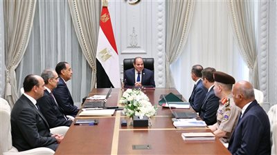 الرئيس السيسي يوجه بتعزيز كفاءة شبكات الاتصالات وتوسيع تغطيتها بكافة أنحاء الجمهورية