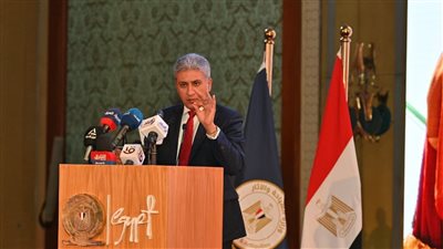 فتحي يطلق حملة لترويج السياحة وإبراز القيم والسلوكيات الإيجابية للمصريين