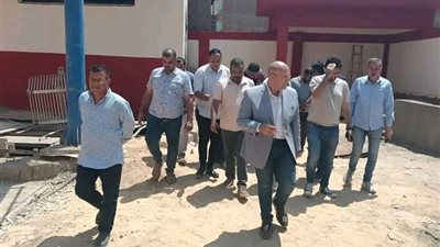 نائب محافظ الجيزة يتفقد مشروعات الصرف الصحي وموقف السرفيس الجديد بأبو النمرس