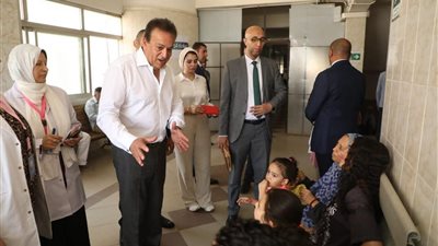 وزير الصحة يتفقد مستشفى الشروق المركزي في زيارة مفاجئة