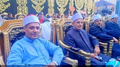 وكيل وزارة الأوقاف بكفر الشيخ، ومدير الدعوة، يقدمان واجب العزاء في والد محمد الشناوي