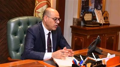 وزير العمل: 195 وظيفة جديدة بدولة الامارات برواتب تصل إلى 1800 درهم شهريًا