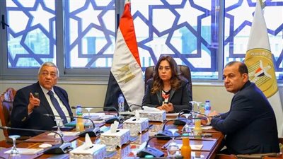 وزيرة التنمية المحلية تتابع مشروعات تطوير المسارات والأسواق في بورسعيد ورشيد