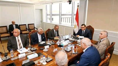وزير الإسكان يوجه بمراجعة أنظمة الحماية من الحرائق وتعزيز الأمن السيبراني والصحة المهنية