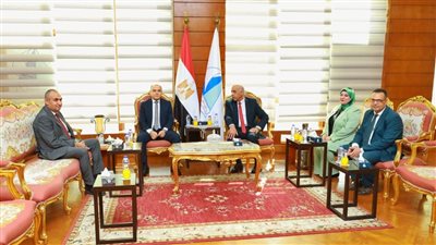 عبد المعطى يشارك في اجتماع مجلس جامعة  كفرالشيخ ويستعرض المشروعات التنموية والخدمية بالمحافظة 