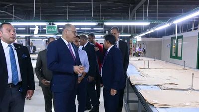 وزير العمل يفتتح صالة الإنتاج الجديدة بشركة جولدن ستارز للملابس الجاهزة بالمحمودية