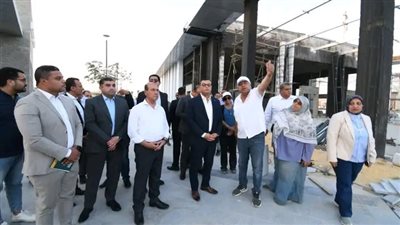 وزير الإسكان يقوم بجولة مفاجئة بمشروع حدائق 