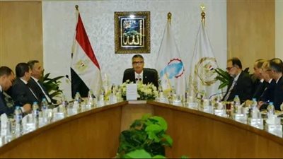 وزير التموين والتجارة الداخلية يعقد اجتماعًا مع شركات زيوت الطعام