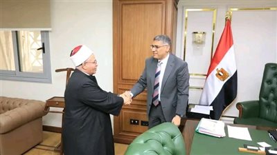 محافظ الجيزة يستقبل مدير مديرية الاوقاف الجديد لبحث خطط العمل والرؤى المستقبلية