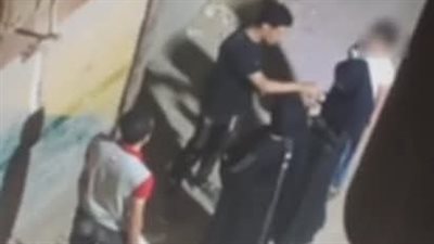 كشف ملابسات فيديو تضمن قيام بعض الأشخاص ببيع المواد المخدرة بالقاهرة وضبطهم