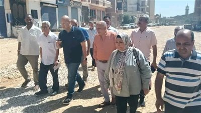 نائب محافظ الجيزة يتفقد أعمال الخطة الأستثمارية للتطوير والرصف بشوارع جانبية البدرشين