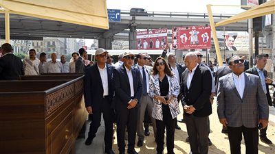 رئيس الوزراء يتابع الموقف التنفيذي لأعمال مشروع تطوير سوق العتبة بوسط القاهرة