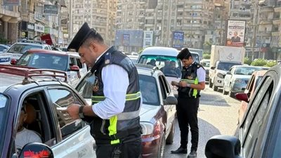 تنفيذاً لتكليفات محافظ الدقهلية.. استمرار الحملات المرورية المكثفة على التاكسي والسرفيس