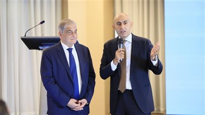 وزير التربية والتعليم يشهد جلسة نقاشية حول نتائج البرنامج القومي لتنمية مهارات اللغة العربية