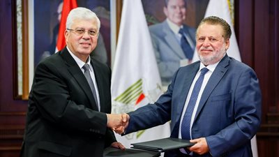 البنك المركزي ووزارة التعليم العالي يطلقان بروتوكولات لدعم المنح الجامعية للمتفوقين