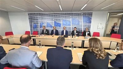 تطور العلاقات التجارية والاقتصادية بين مصر والإتحاد الأوروبي من خلال اللقاء مع المفوض الأوروبي 
