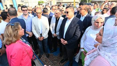 وزير الإسكان ومحافظ الشرقية يتفقدان محطة معالجة صرف صحي أبوكبير