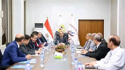 المهندس محمد شيمي يزور مركز معلومات قطاع الأعمال العام ويوجّه بوضع استراتيجية شاملة 