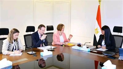 رانيا المشاط تبحث مع المدير الإقليمي لوكالة التنمية الفرنسية آفاق التعاون الثنائي