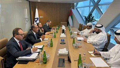 وزير الخارجية يلتقي وزير الاستثمار بدولة الإمارات العربية المتحدة لتعزيز التعاون 